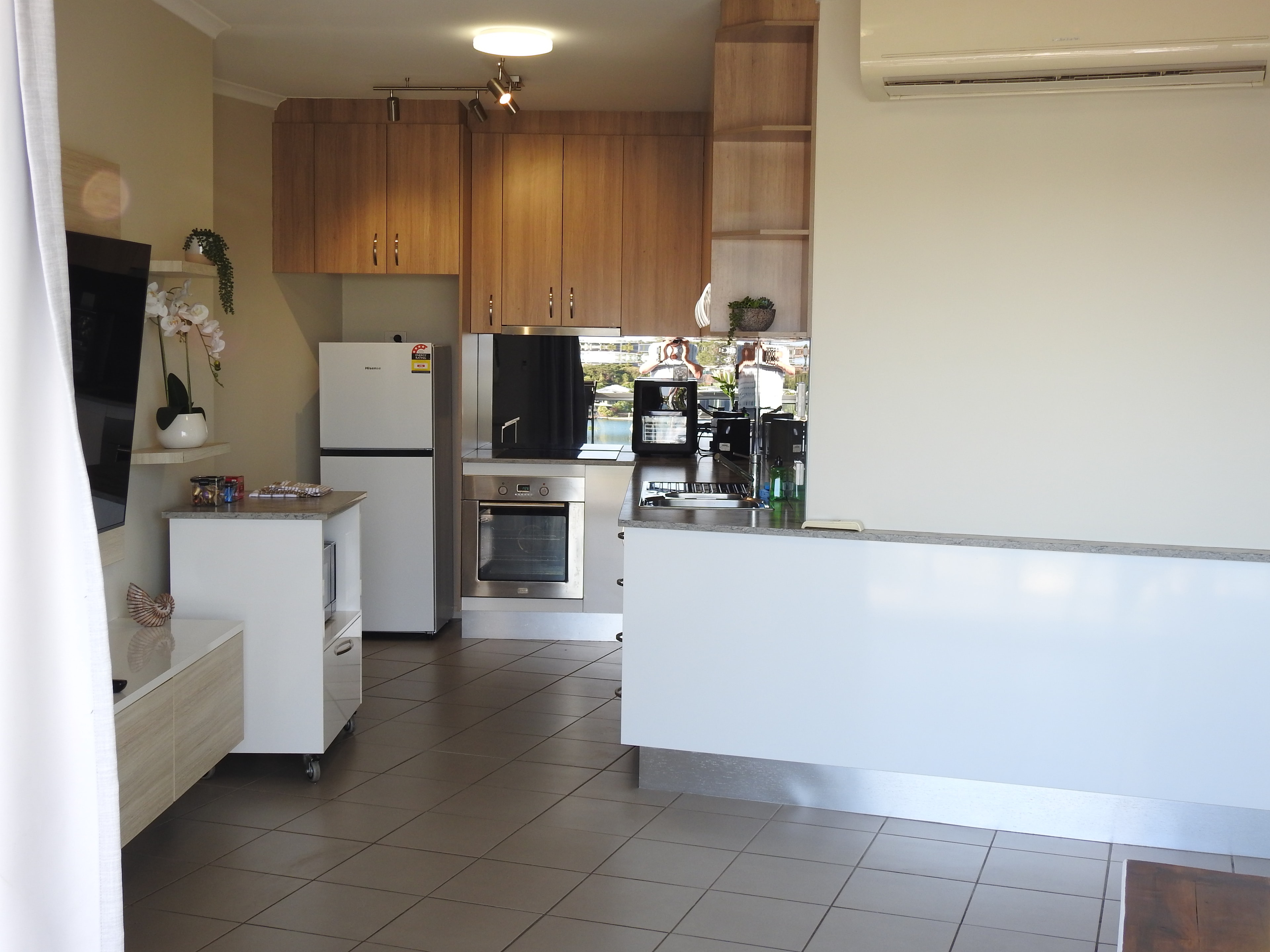 Cullen Bay Marina Apartment photo 10
