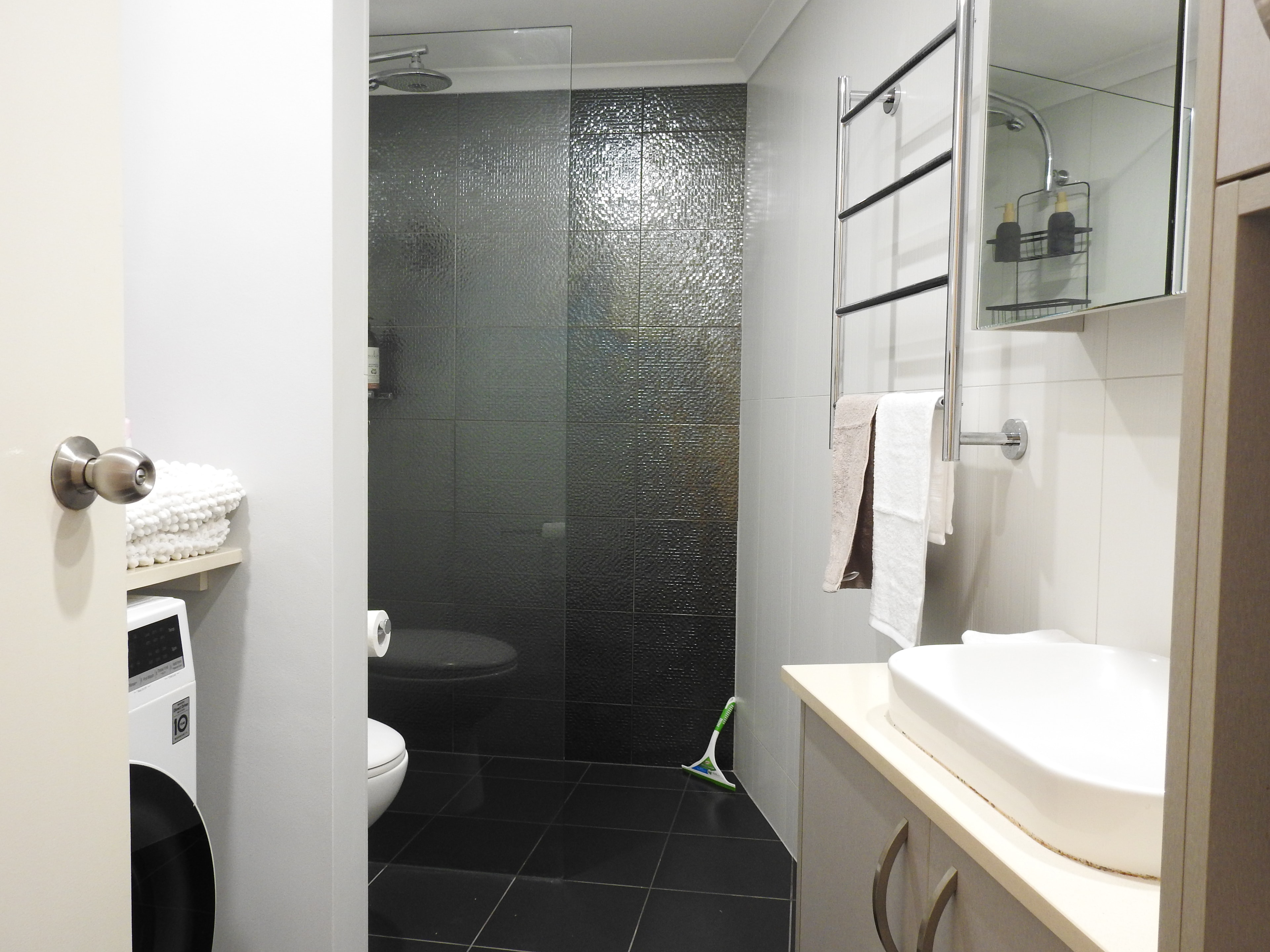 Cullen Bay Marina Apartment photo 11