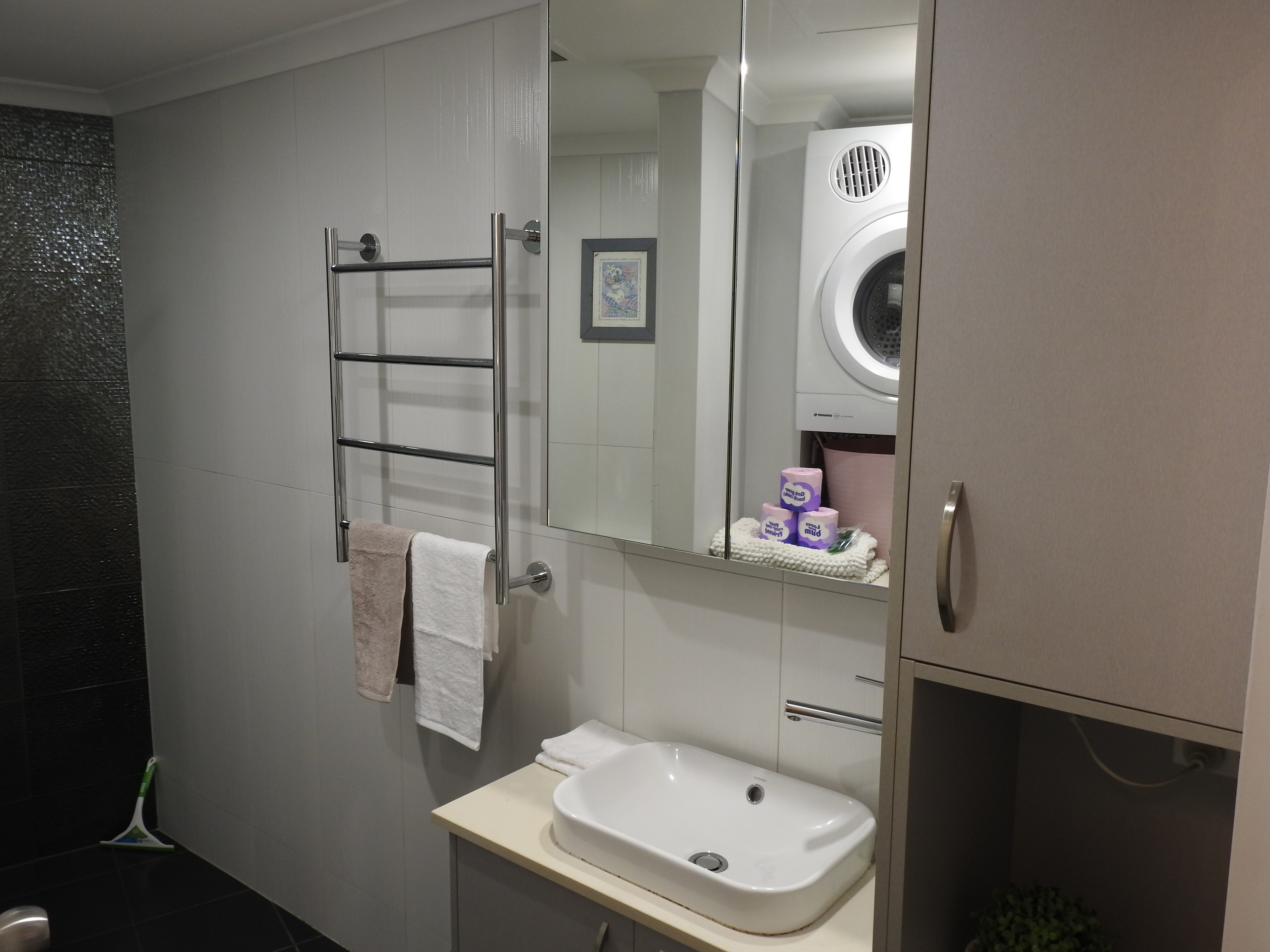 Cullen Bay Marina Apartment photo 12