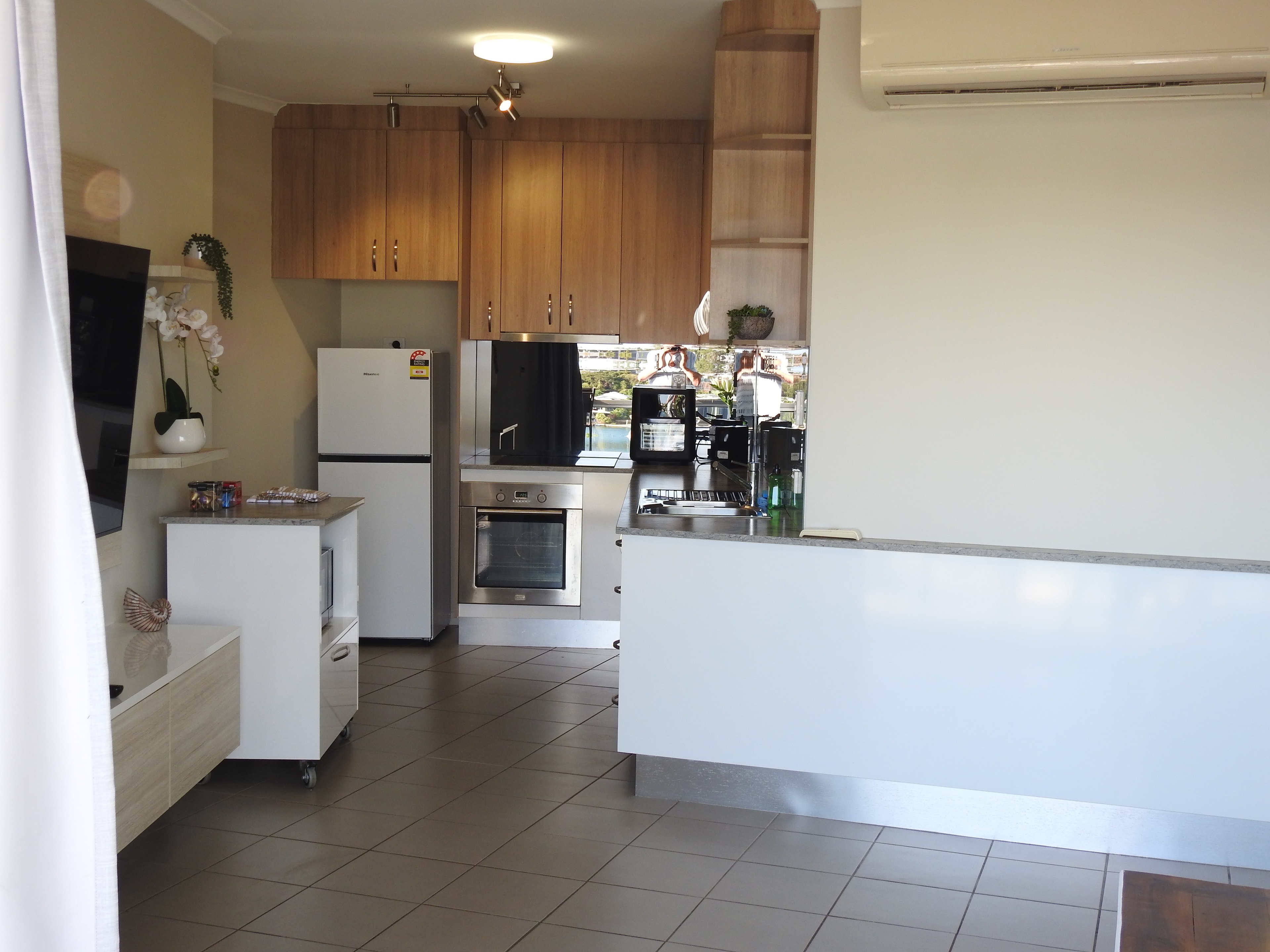 Cullen Bay Marina Apartment photo 8